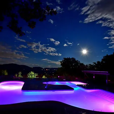 Holidays - Casa Tartufo Luxury tent